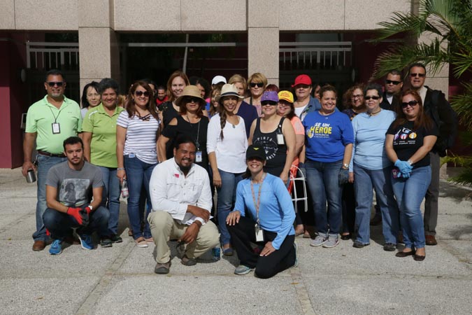 El Personal de la Región Judicial de Guayama se comprometió con este esfuerzo que tiene como meta reforestar las trece regiones judiciales del País. El Personal de la Región Judicial de Guayama se comprometió con este esfuerzo que tiene como meta reforestar las trece regiones judiciales del País.