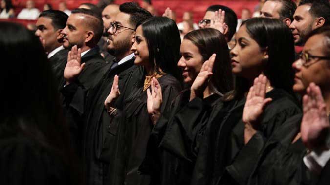 Jueza Presidenta Oronoz insta a los nuevos abogados y abogadas a luchar contra el viento para que prevalezca la justicia