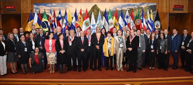 La Jueza Presidenta Oronoz Rodríguez junto a los representantes de los poderes judiciales de los 23 países miembros de la Cumbre Judicial Iberoamericana La Jueza Presidenta Oronoz Rodríguez junto a los representantes de los poderes judiciales de los 23 países miembros de la Cumbre Judicial Iberoamericana