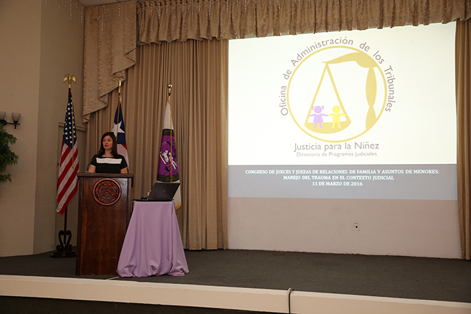 En su mensaje durante la apertura del Congreso la Jueza Presidenta Oronoz Rodríguez invitó a los participantes y las participantes a construir un sistema de justicia que reconozca a nuestros menores como sujetos de derecho, merecedores de las garantía y protecciones que estamos obligados a reconocer como sociedad y como administradores de la justicia. En su mensaje durante la apertura del Congreso la Jueza Presidenta Oronoz Rodríguez invitó a los participantes y las participantes a construir un sistema de justicia que reconozca a nuestros menores como sujetos de derecho, merecedores de las garantía y protecciones que estamos obligados a reconocer como sociedad y como administradores de la justicia.