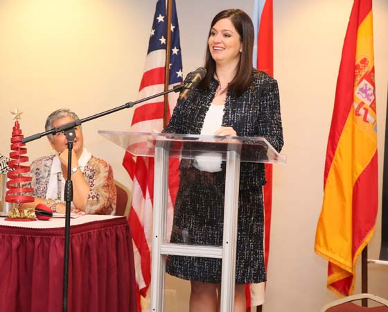 La Jueza Presidenta Oronoz Rodríguez repasó durante su mensaje algunas de las iniciativas y proyectos de la Rama Judicial dirigidos a modernizar la práctica notarial en Puerto Rico y destacó la importancia de incorporar más tecnología de cara al futuro. La Jueza Presidenta Oronoz Rodríguez repasó durante su mensaje algunas de las iniciativas y proyectos de la Rama Judicial dirigidos a modernizar la práctica notarial en Puerto Rico y destacó la importancia de incorporar más tecnología de cara al futuro.