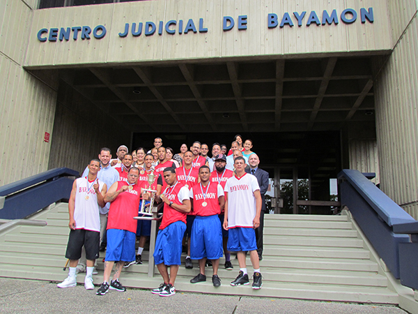 El viernes 3 de junio de 2016 el Programa Drug Court de Bayamón llevó a cabo un reconocimiento a los once participantes que integraron el equipo de baloncesto durante el 8vo. Torneo Nacional de Baloncesto del Programa Drug Court realizado el 13 de mayo de 2016 en la Región Judicial de Arecibo. El viernes 3 de junio de 2016 el Programa Drug Court de Bayamón llevó a cabo un reconocimiento a los once participantes que integraron el equipo de baloncesto durante el 8vo. Torneo Nacional de Baloncesto del Programa Drug Court realizado el 13 de mayo de 2016 en la Región Judicial de Arecibo.
